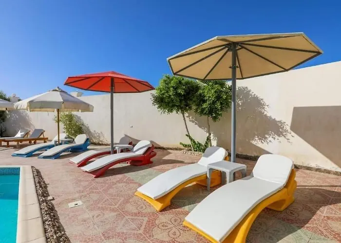La Bonita Compound